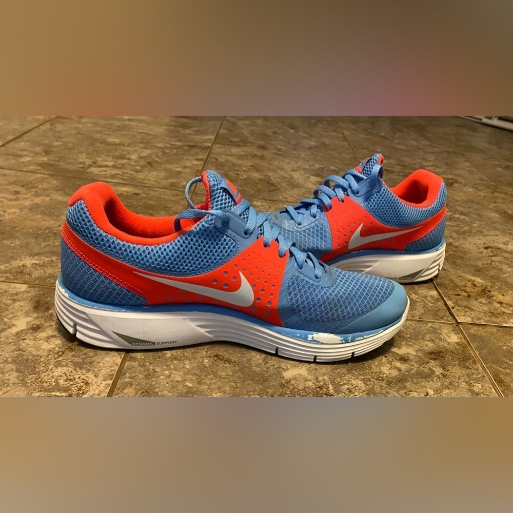 Nike Lunarswift 4 women’s running shoes SZ 9.5